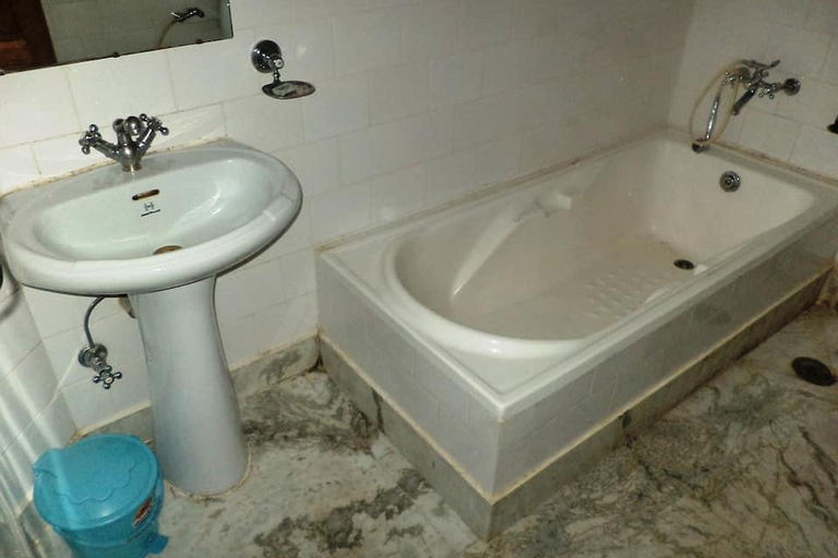 Bathroom, The New Castle Hotel, East Sikkim