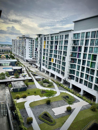 Exterior & Views