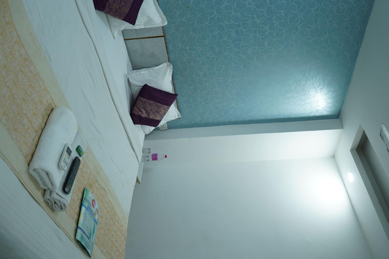 Others 4, Hotel Breeze, Delhi