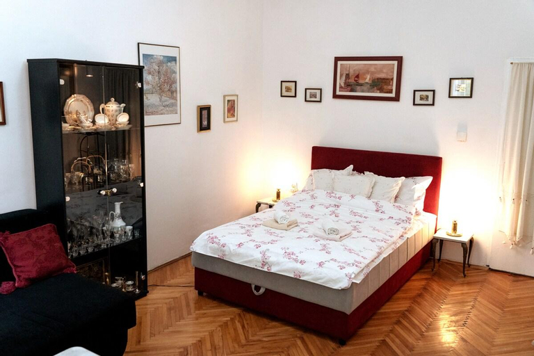 Artsy Ferhadija Studio Apartment, Sarajevo