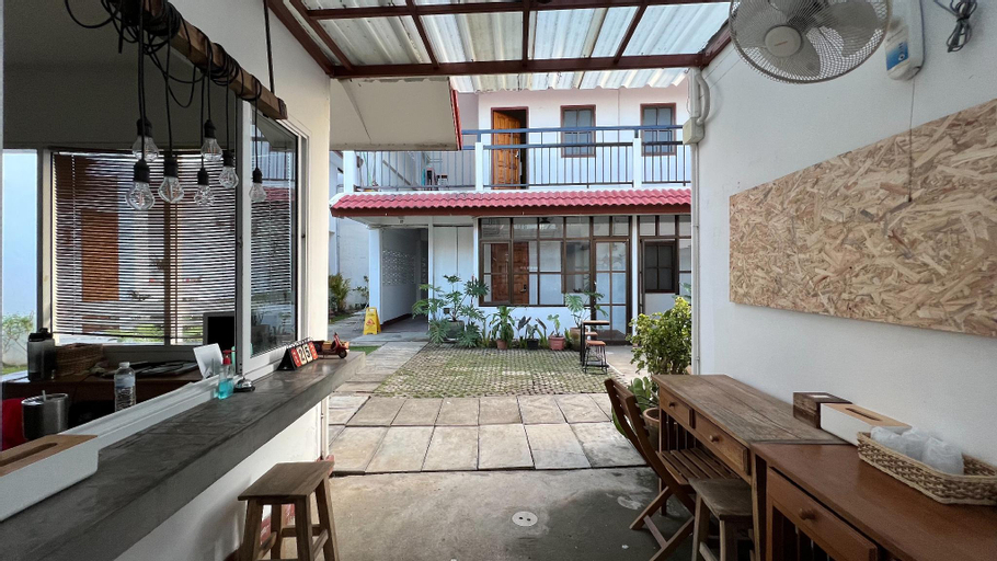 Food & Drinks 5, Chiang Mai Gate House , Muang Chiang Mai