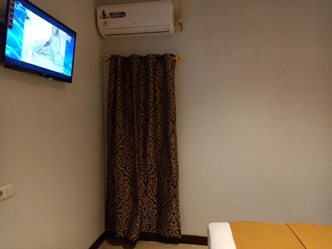 Bedroom 5, Mottomo Inn, Manado