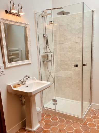 Bathroom 4, Le Clos Masure d'Etretat, Seine-Maritime