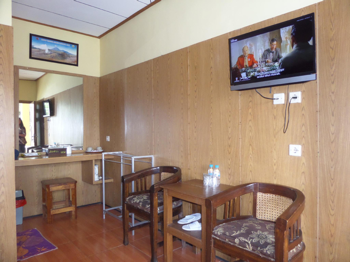 Others 4, Deluxe Double Room at Lava Lodge, Probolinggo