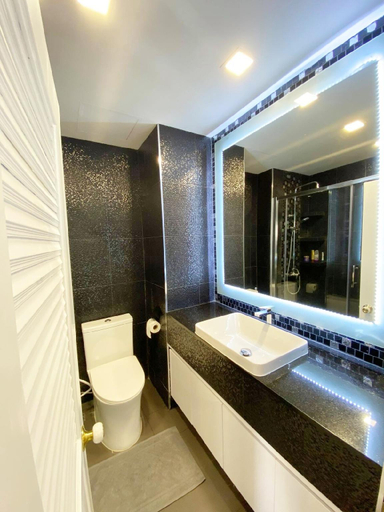Bathroom 4, View Talay 3, Jomtien Beach. Pratamnak Road 6, Pattaya