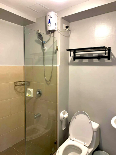 Bathroom, Nordic Bleu Staycation at Ayala Serin [Taal View], Tagaytay City