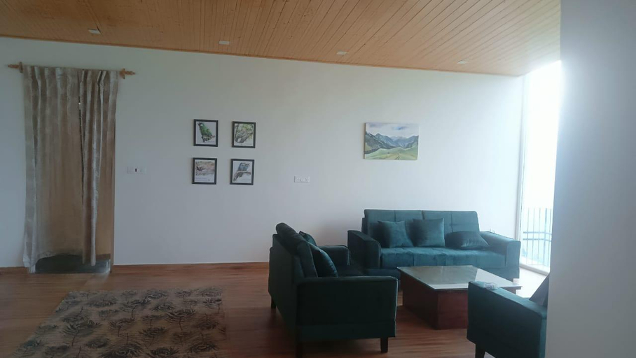 Others 5, Yulania, Nainital