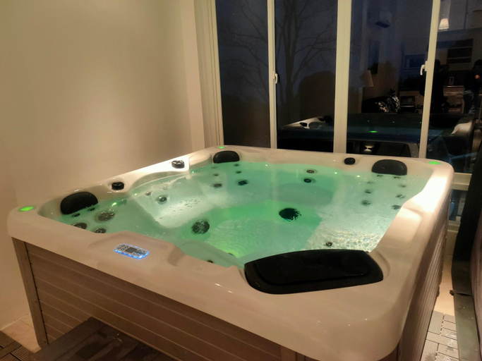 Frontera Prive Luxe Villa, Tagaytay City