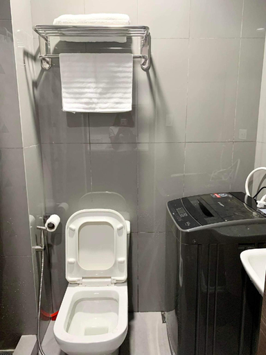 Bathroom 5, Air Residences, Makati City