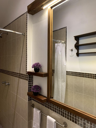 Bathroom 2, Casa Anabel, Antigua Guatemala