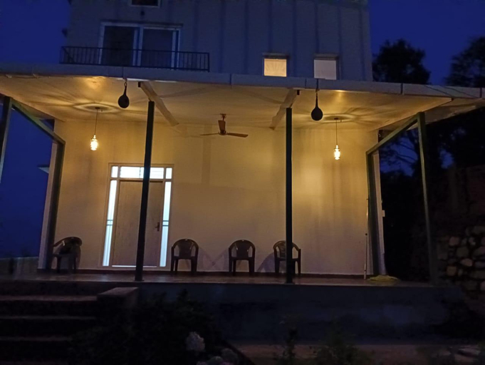 Others 4, Yulania, Nainital
