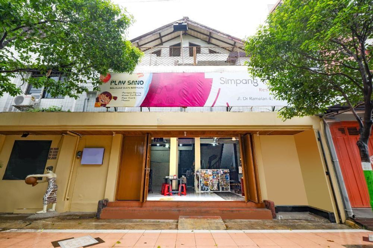 Exterior & Views 2, Exclusive Guesthouse Simpang Kudus, Kudus