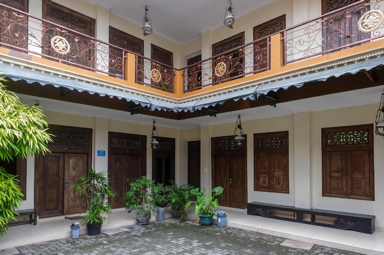 Exterior & Views 1, RedDoorz @ Maguwoharjo, Yogyakarta