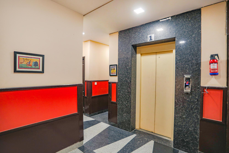 Public Area 2, Fabhotel Grand Olive I, Gautam Buddha Nagar