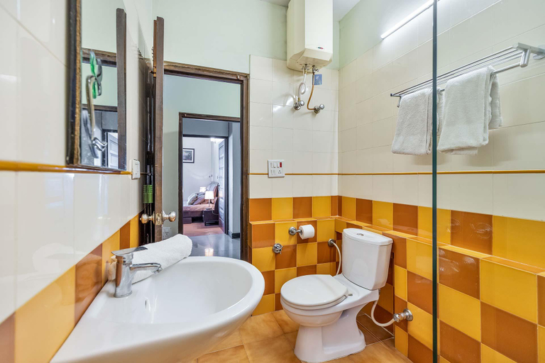 Bathroom 3, StayVista at Stonehill Manor with Outdoor Sitting, Kangra