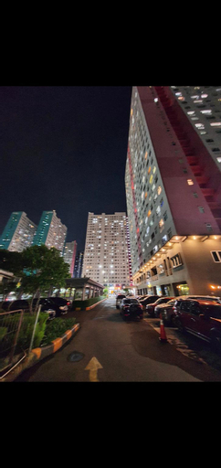 Exterior & Views 27