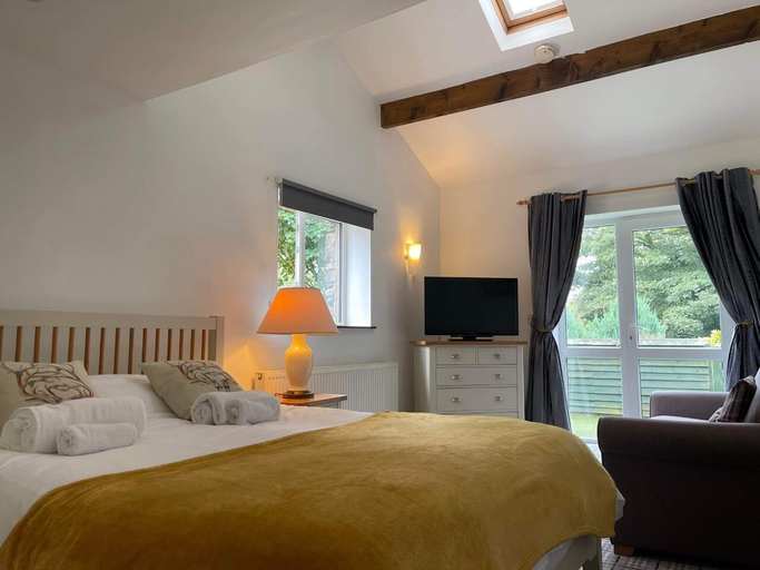 Bedroom 2, Cross Keys Inn, Cumbria