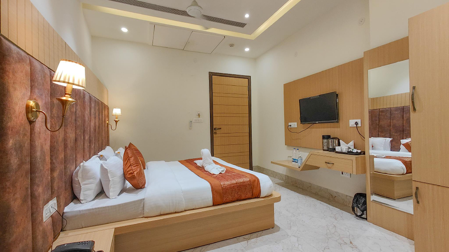 Bedroom 2, Perfect Stayz Premium Hotel Near Golden Temple , Amritsar