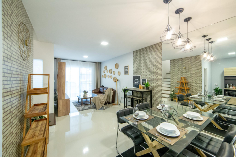 Food & Drinks 4, Spacious 3Bedrooms townhouse In Muang Chiangmai, Muang Chiang Mai