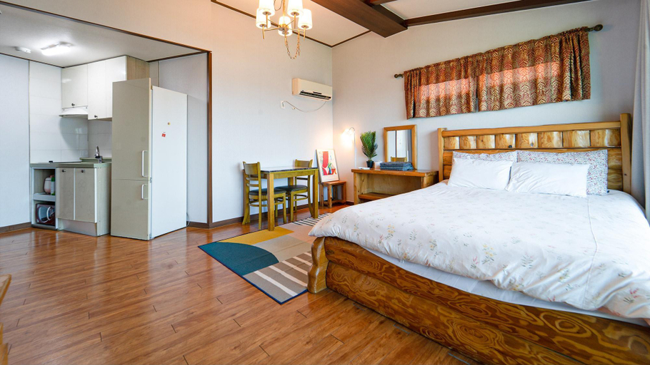 Bedroom 4, Jeju New HaeAn PungGyeong Pension, Jeju
