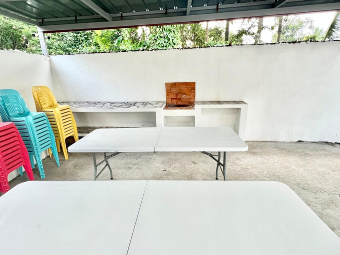 Bedroom 3, Affordable Private Resort with Firepit and Murals, Amadeo