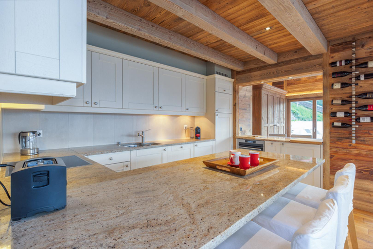 Others 4, Chalet Micheline, Martigny