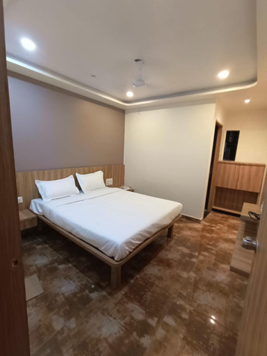 Bedroom, HOTEL ISHA, Kolhapur
