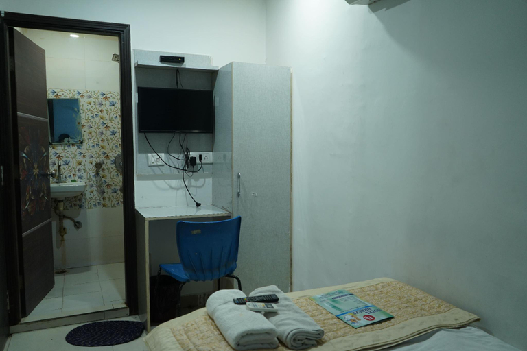 Others 5, Hotel Breeze, Delhi