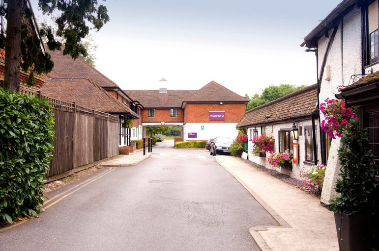 Exterior & Views 3, Premier Inn Redhill Reigate, Surrey
