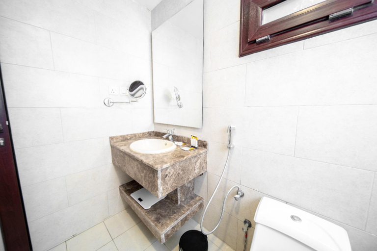 Bathroom 5, Continent Hotel Al Uqayr, Al Ahsa