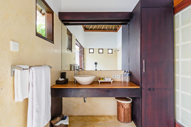 Bedroom 4, Villa Sasoon 1, 100 mt to Beach, Karangasem