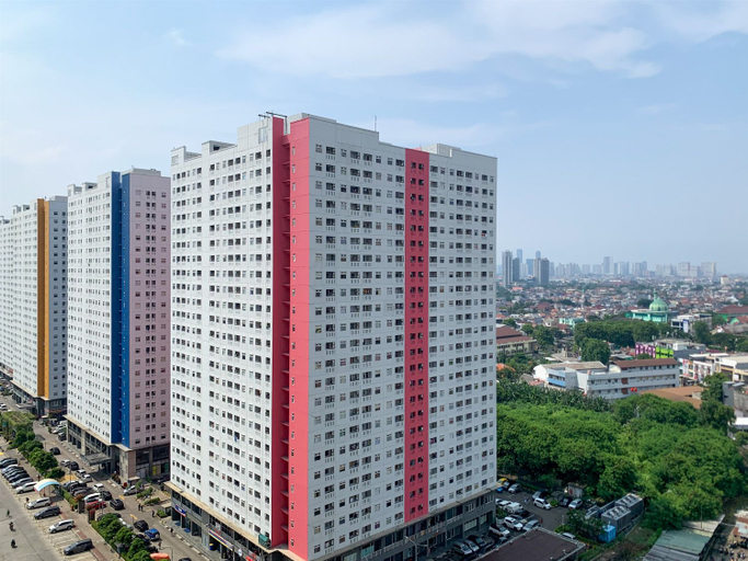 Exterior & Views 2, Modern Look and Comfortable 2BR Green Pramuka City Apartment By Travelio, Jakarta Pusat