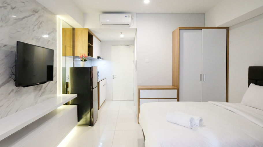 Others 2, Modern and Cozy Stay Studio (No Kitchen) Apartment at Belleview Residence By Travelio, Surabaya