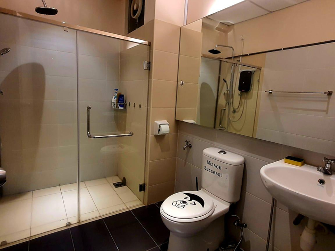 Bathroom, Luxurious Comfy Homes @ Mount Austin JB 5 Pax, Johor Bahru