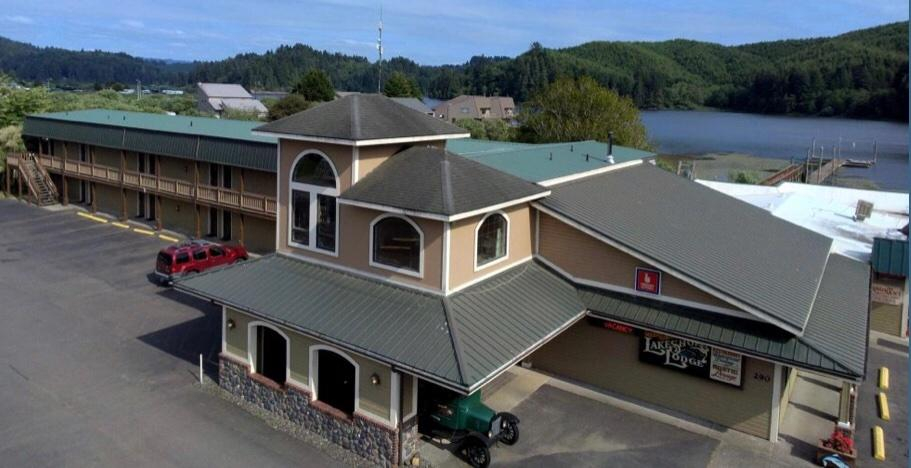Exterior & Views
