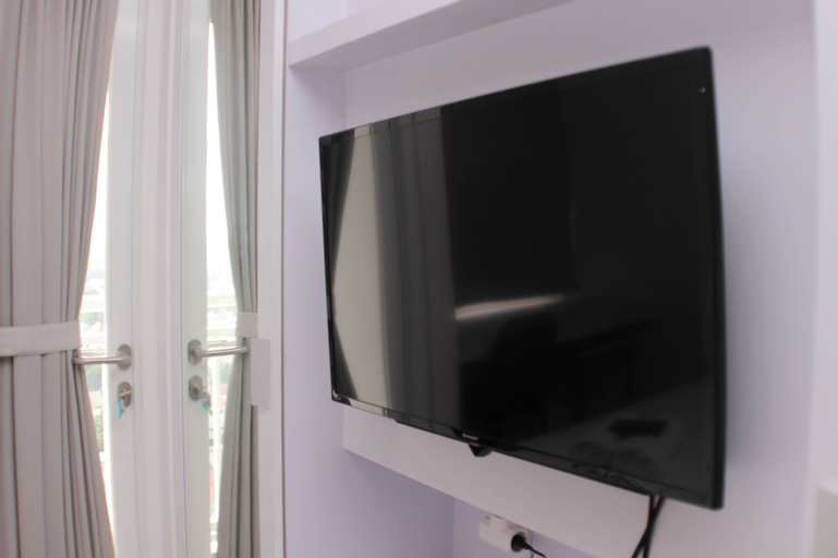 Others 4, Warm and Comfy Studio at Grand Dhika City Jatiwarna Apartment By Travelio, Bekasi