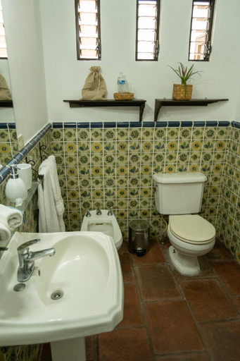 Bathroom 3, La Villa Serena, Antigua Guatemala