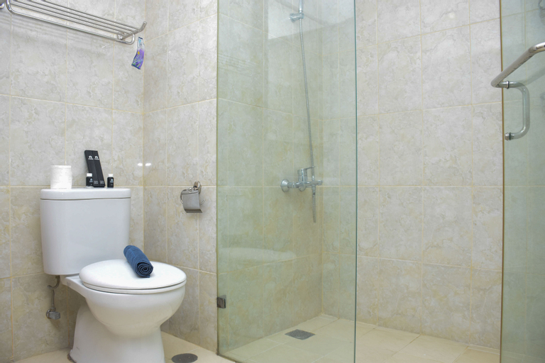 Bedroom 3, Elegant and Comfort Studio at Tamansari The Hive Apartment By Travelio, East Jakarta