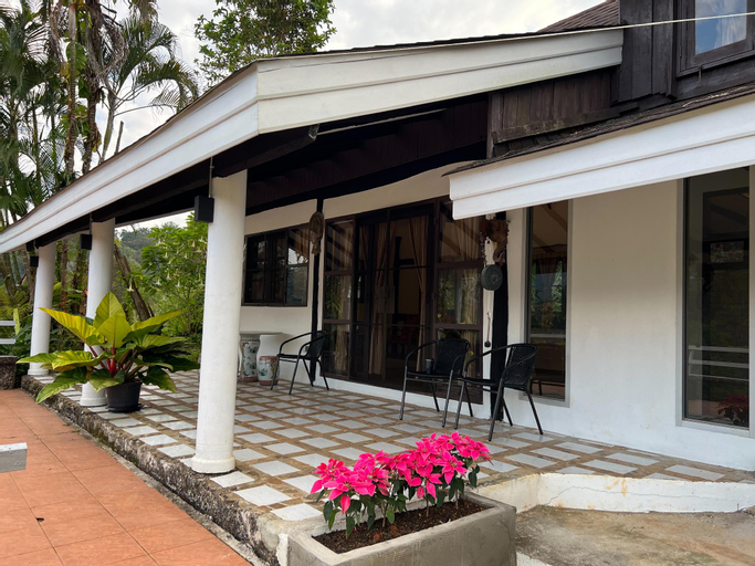 Baan Khun Waew Rimdoi Super Cozy Guesthouse, Mae Rim