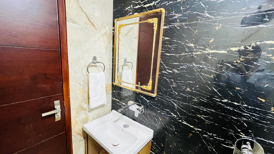 Bathroom, Hotel VS Residency, Gurgaon