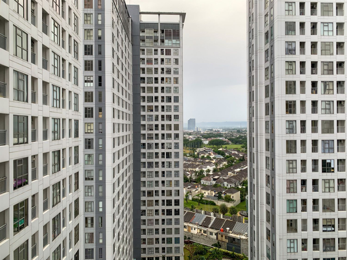 Exterior & Views 2, Spacious and Nice 3BR Apartment at M-Town Residence By Travelio, Tangerang
