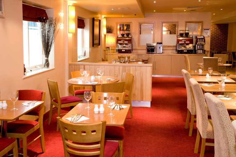 Food & Drinks 5, Premier Inn Heathrow Airport - M4/J4, London
