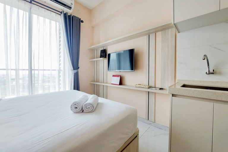 Bedroom 4, Cozy Design Studio at 21st Floor Sky House BSD Apartment By Travelio, South Tangerang