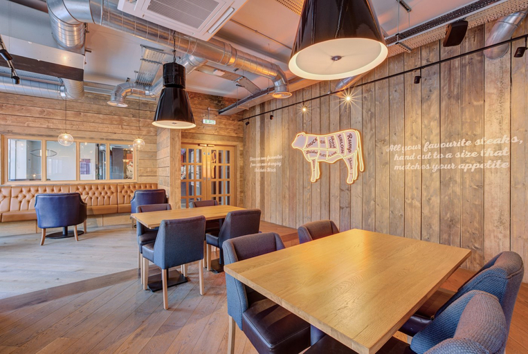 Food & Drinks 5, Premier Inn Portsmouth Dockyard, Portsmouth