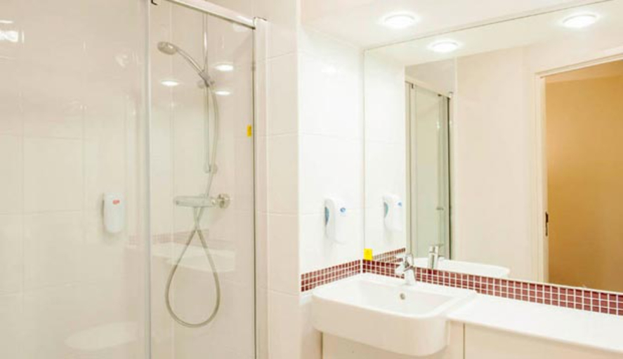 Bathroom 3, Premier Inn Sheffield Cc St Marys Gate, Sheffield