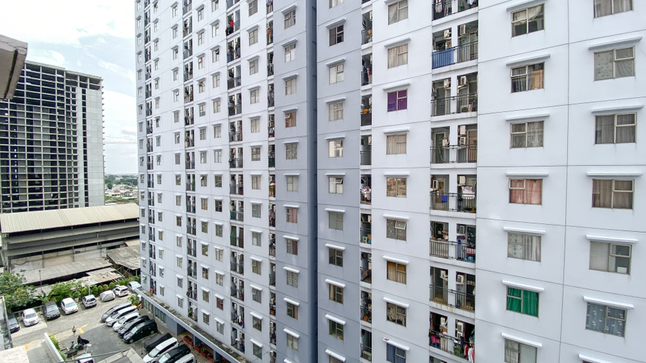 Exterior & Views, Homey and Tidy Studio Green Park View Apartment By Travelio, West Jakarta