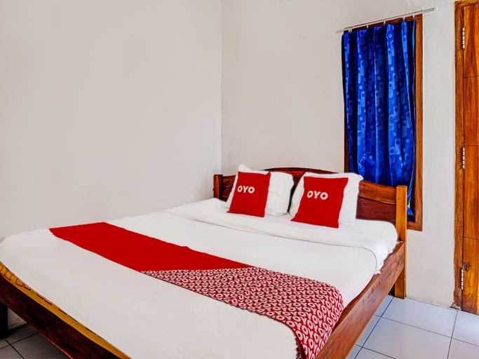 Bedroom 1, OYO 92021 Dua Putra Homestay Klayar, Pacitan