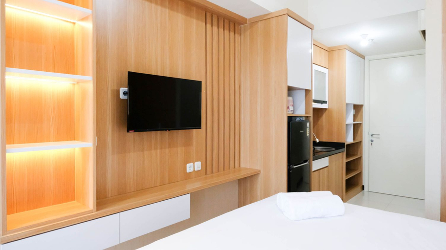 Bedroom 3, Modern and Comfy Studio Apartment at East Coast Mansion By Travelio, Surabaya