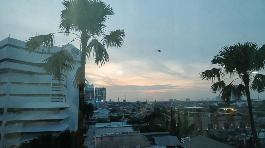 Exterior & Views 2, Best Choice Studio Apartment near Petra University at The Square Surabaya By Travelio, Surabaya