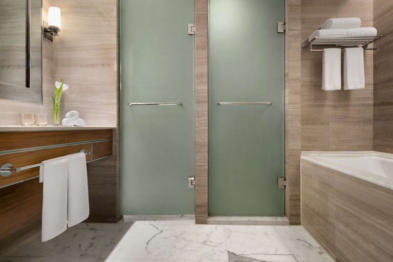 Bathroom 5, Kerry Hotel Beijing, Beijing